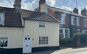 Cosy Little Cottage